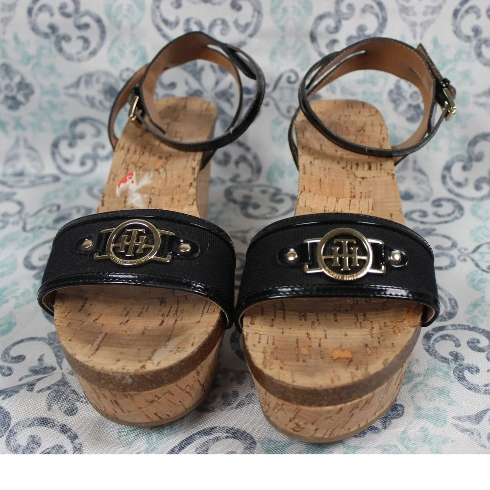 Tommy Hilfiger TWHESLEY-A Black Cork Wedge Platform Sandals Womens 8M Gold‎ Logo